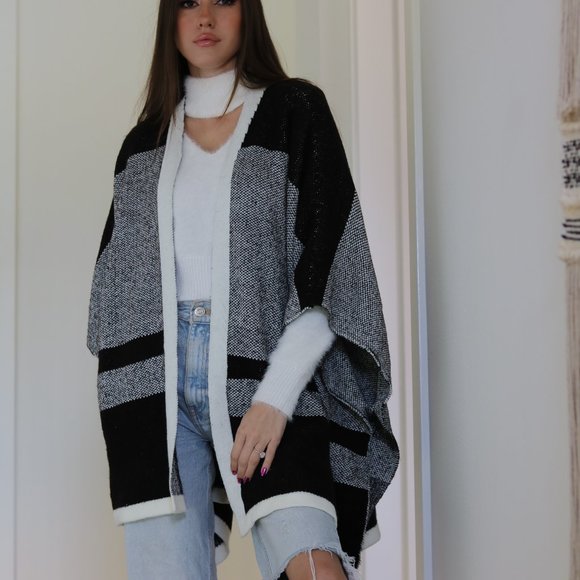 Knit Poncho - Picture 2 of 3